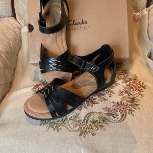 NEW CLARKS SUMMER BLACK  COMFORT SANDALS CUSHION INSOLE  9 M 40 NIB